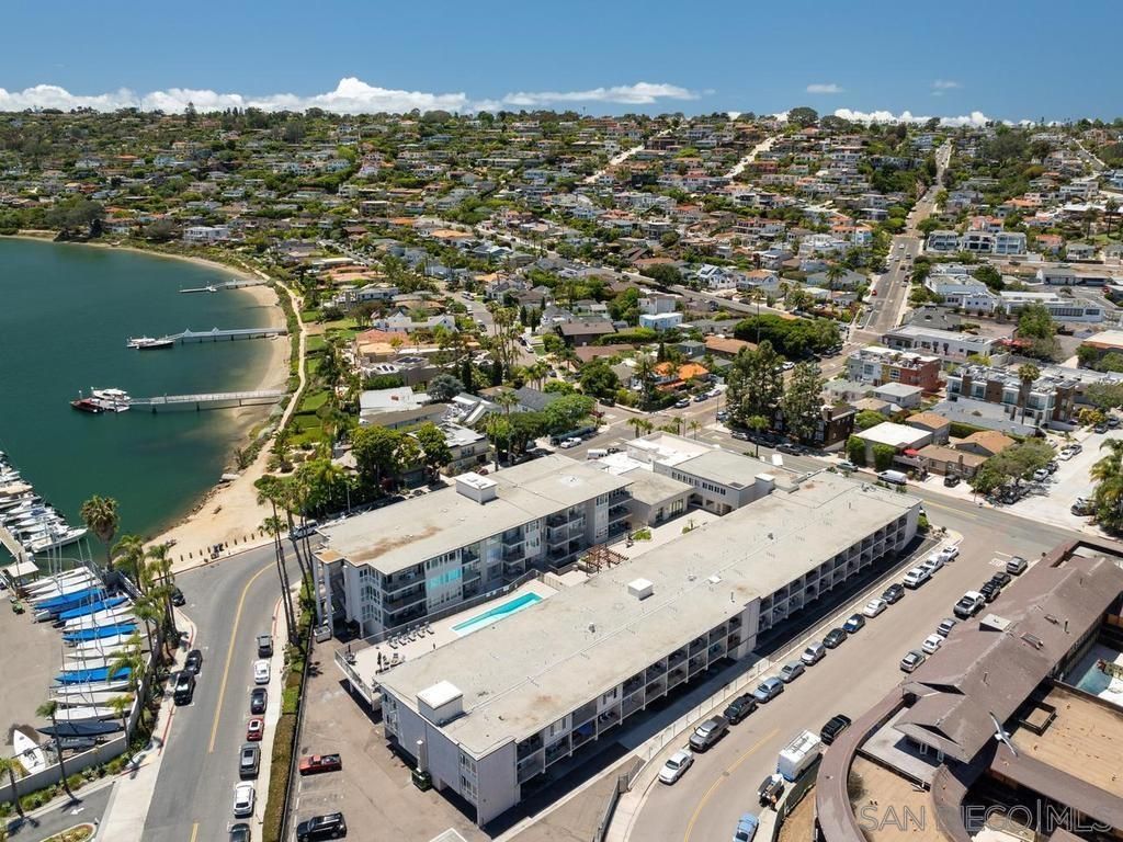 Image 28 of property listing at 1021 Scott 101, San Diego, CA 92106