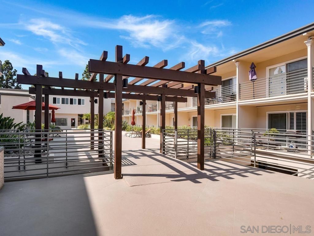 Image 37 of property listing at 1021 Scott 101, San Diego, CA 92106