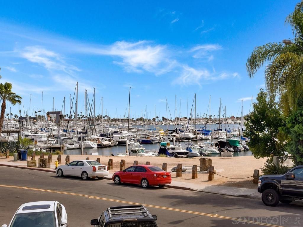 Image 38 of property listing at 1021 Scott 101, San Diego, CA 92106