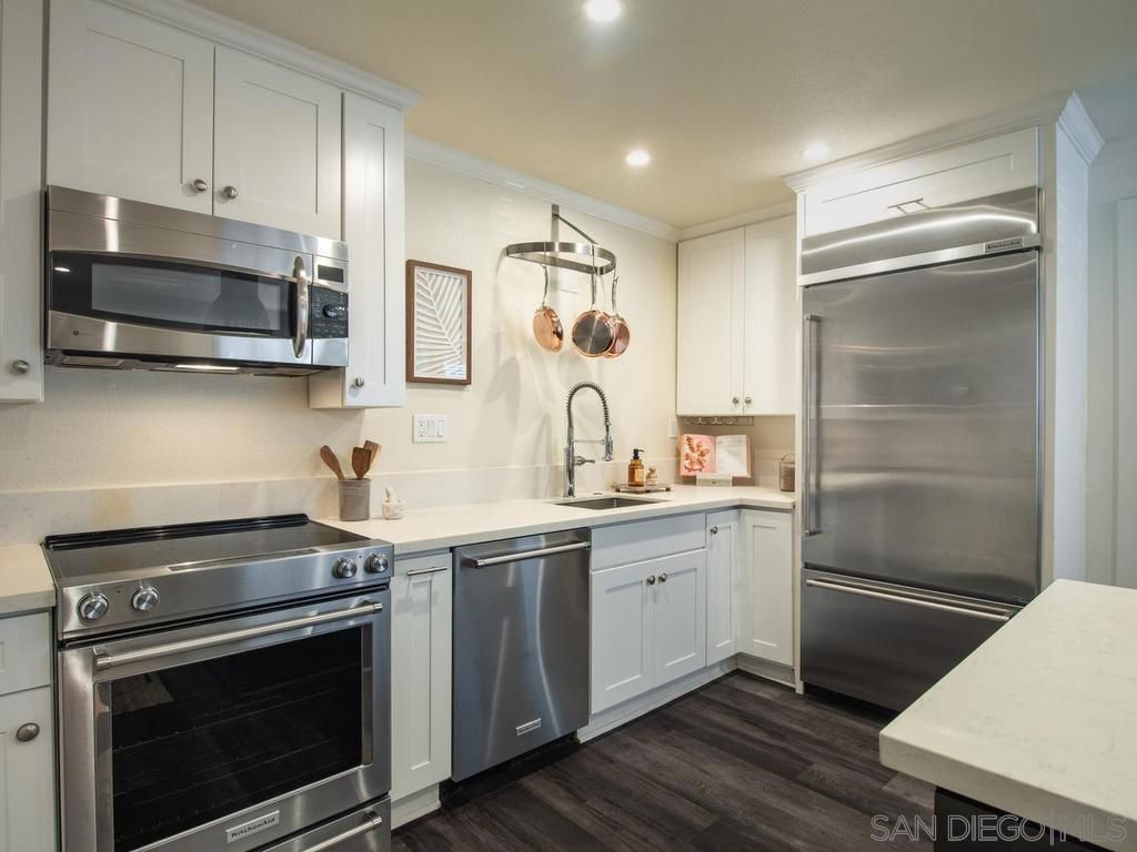 Image 7 of property listing at 1021 Scott 101, San Diego, CA 92106