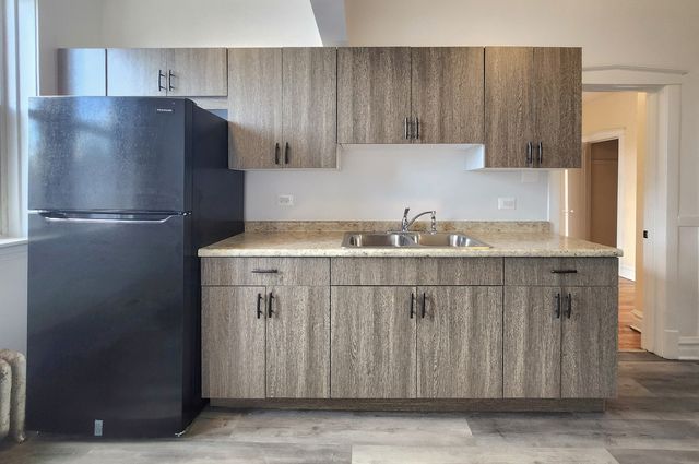 4937 W 18th Street 2W, Cicero, IL 60804