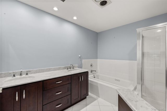34 Cedar Ridge Lane, Bay Shore, NY 11706