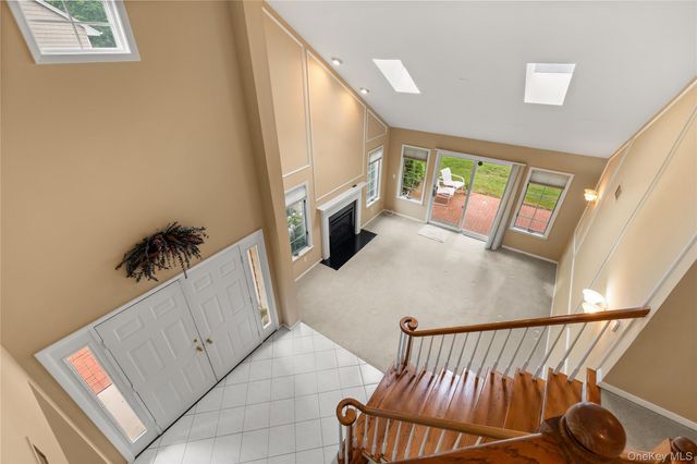 34 Cedar Ridge Lane, Bay Shore, NY 11706