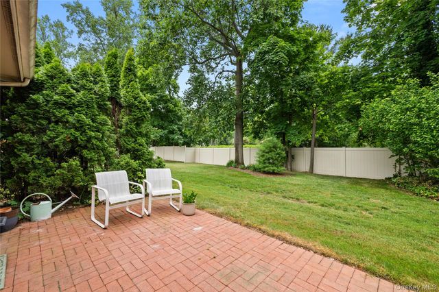 34 Cedar Ridge Lane, Bay Shore, NY 11706
