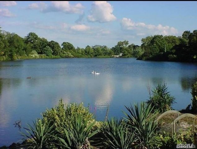 34 Cedar Ridge Lane, Bay Shore, NY 11706