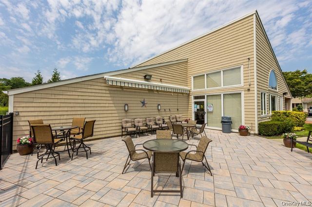 34 Cedar Ridge Lane, Bay Shore, NY 11706