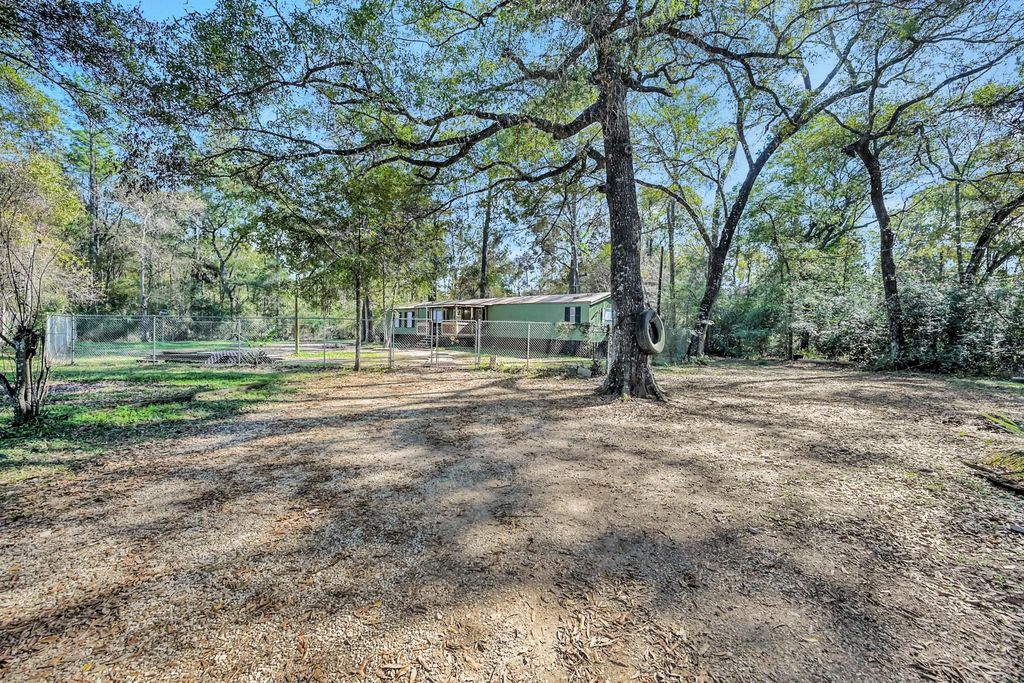 13219 13th Street A, Splendora, TX 77372