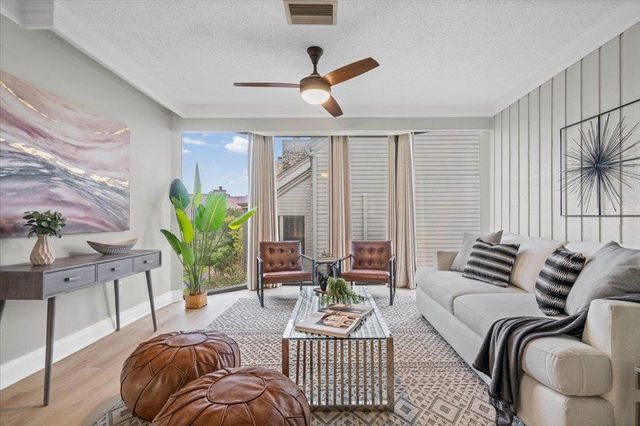 115 World Of Tennis SQ, Lakeway, TX 78738