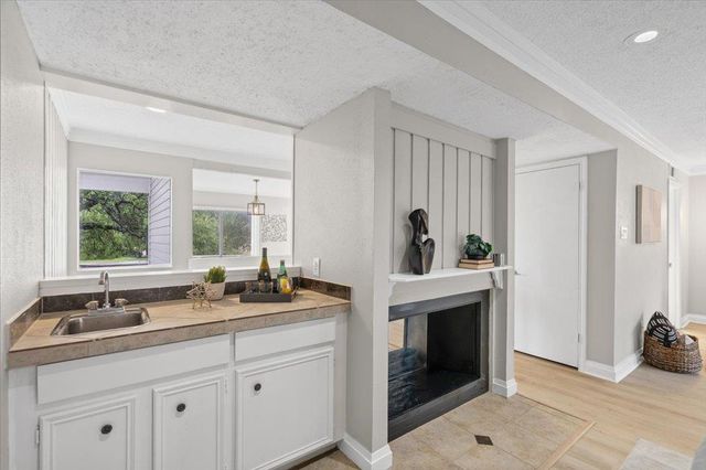115 World Of Tennis SQ, Lakeway, TX 78738