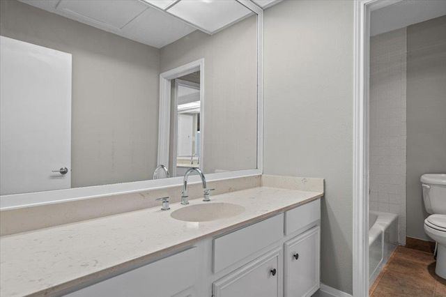 115 World Of Tennis SQ, Lakeway, TX 78738