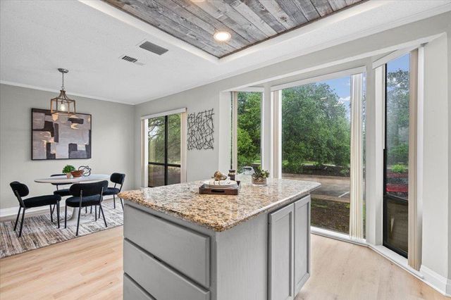 115 World Of Tennis SQ, Lakeway, TX 78738
