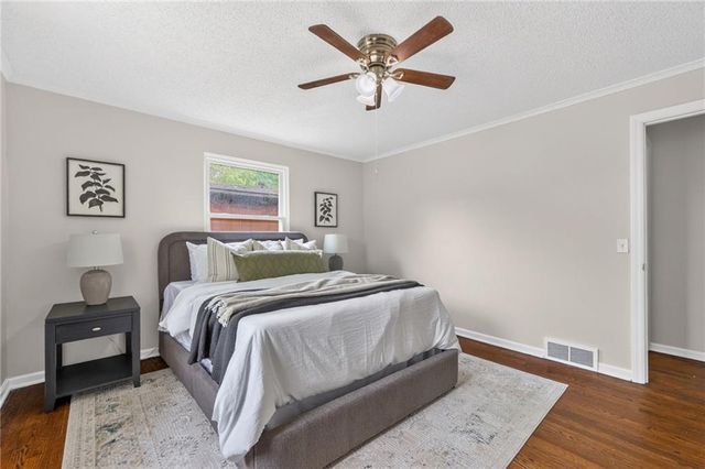 8522 Euclid Avenue, Kansas City, MO 64132