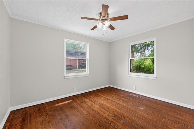 8522 Euclid Avenue, Kansas City, MO 64132