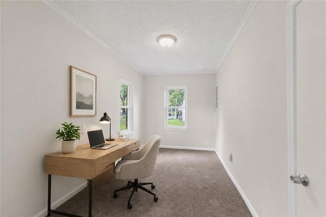 8522 Euclid Avenue, Kansas City, MO 64132