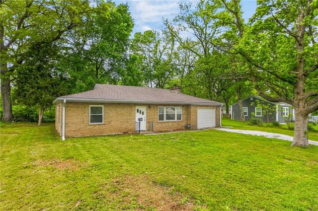 8522 Euclid Avenue, Kansas City, MO 64132