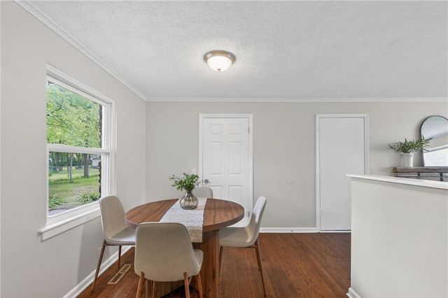 8522 Euclid Avenue, Kansas City, MO 64132