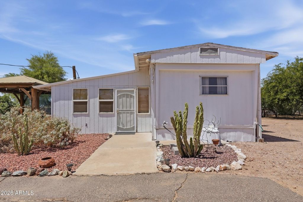 1918 N WARNER Drive, Apache Junction, AZ 85120