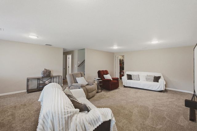 3245 S Bluelake Ct, Wichita, KS 67215