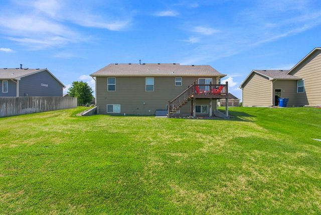 3245 S Bluelake Ct, Wichita, KS 67215