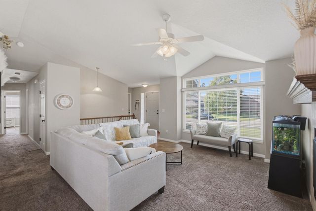 3245 S Bluelake Ct, Wichita, KS 67215