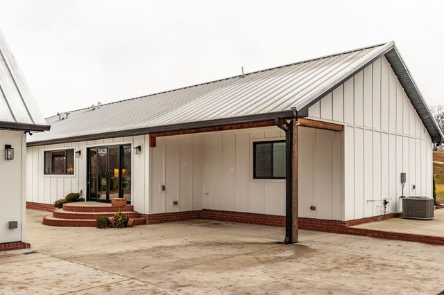 460 Upper Station Camp Crk Rd, Gallatin, TN 37066