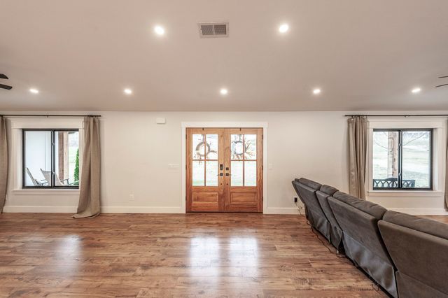 460 Upper Station Camp Crk Rd, Gallatin, TN 37066