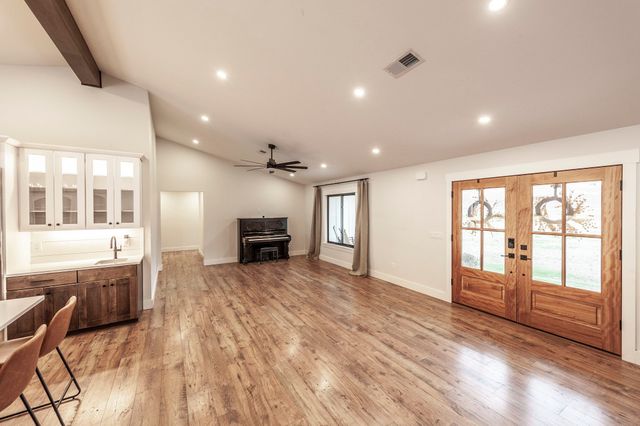 460 Upper Station Camp Crk Rd, Gallatin, TN 37066