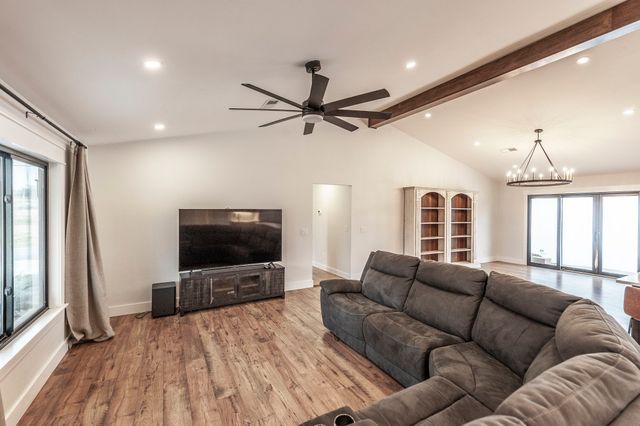 460 Upper Station Camp Crk Rd, Gallatin, TN 37066