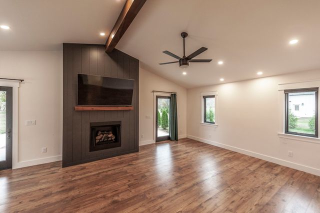 460 Upper Station Camp Crk Rd, Gallatin, TN 37066