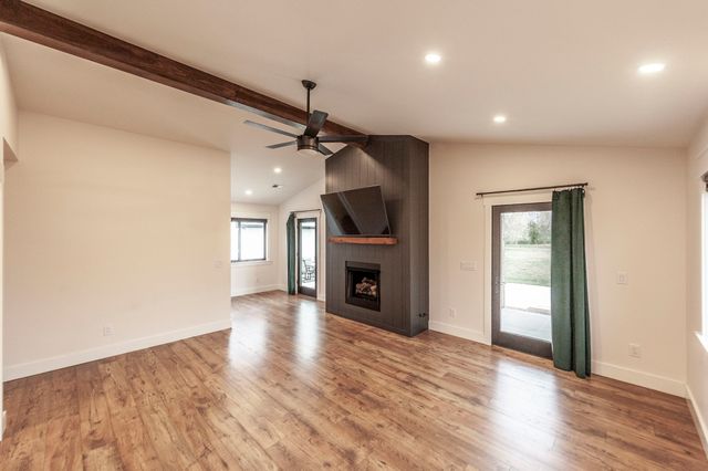 460 Upper Station Camp Crk Rd, Gallatin, TN 37066