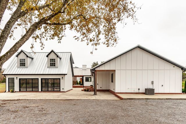 460 Upper Station Camp Crk Rd, Gallatin, TN 37066