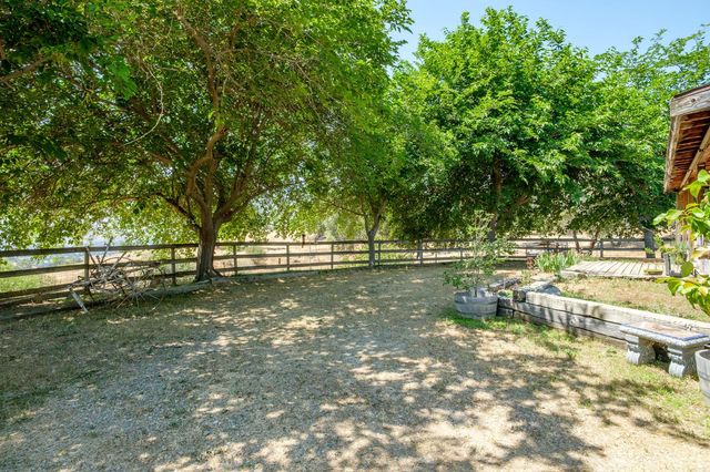 39569 Clover Lane, Yokuts Valley, CA 93675
