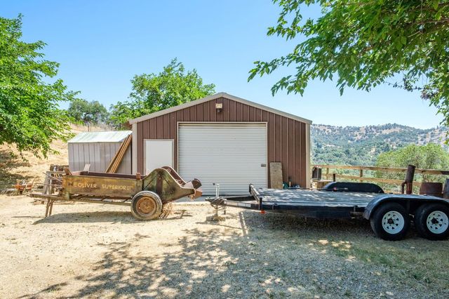 39569 Clover Lane, Yokuts Valley, CA 93675