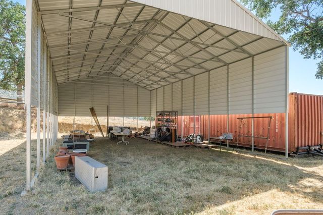 39569 Clover Lane, Yokuts Valley, CA 93675