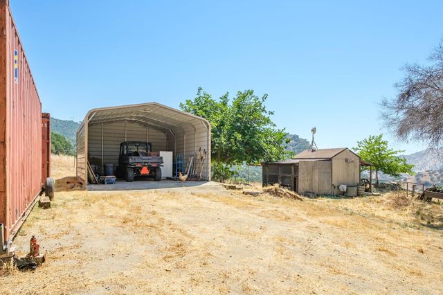 39569 Clover Lane, Yokuts Valley, CA 93675