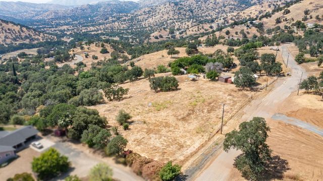 39569 Clover Lane, Yokuts Valley, CA 93675