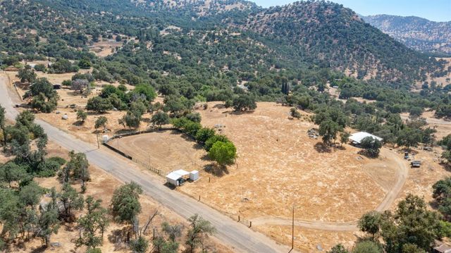 39569 Clover Lane, Yokuts Valley, CA 93675