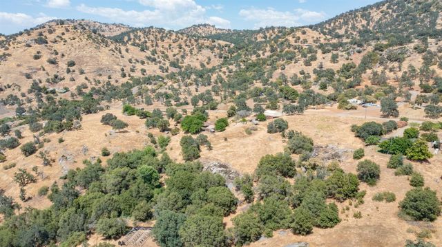 39569 Clover Lane, Yokuts Valley, CA 93675