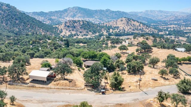 39569 Clover Lane, Yokuts Valley, CA 93675