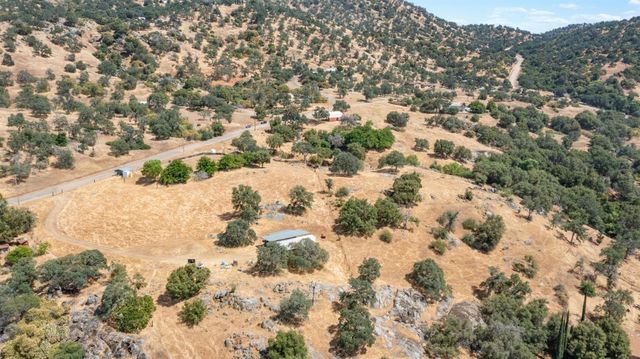 39569 Clover Lane, Yokuts Valley, CA 93675