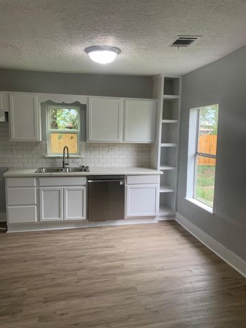 1411 Miles Street, Houston, TX 77015