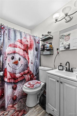 38 Bayview Court, Ferguson, MO 63135