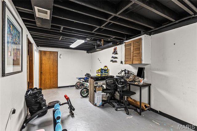 38 Bayview Court, Ferguson, MO 63135