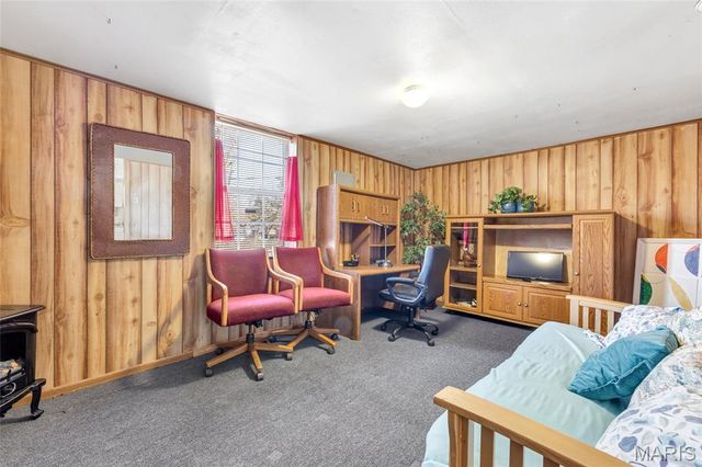 8301 Elmore Avenue, University City, MO 63132
