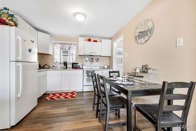 8301 Elmore Avenue, University City, MO 63132