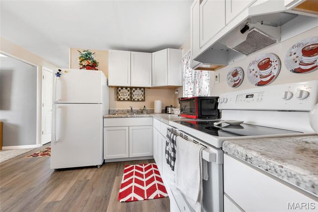 8301 Elmore Avenue, University City, MO 63132