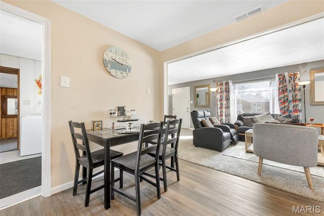 8301 Elmore Avenue, University City, MO 63132
