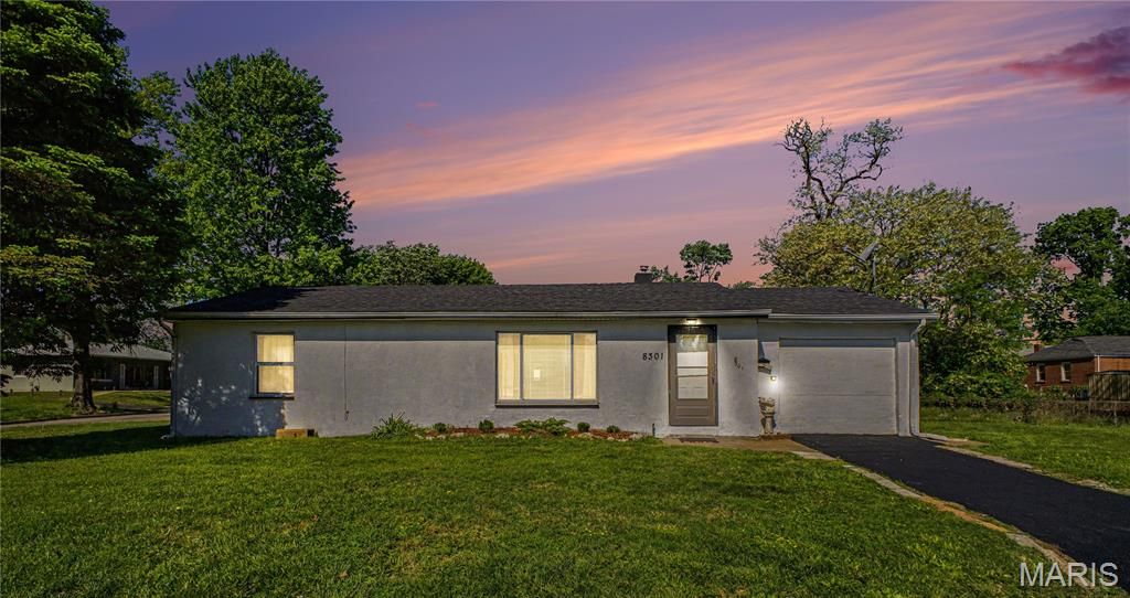 8301 Elmore Avenue, University City, MO 63132