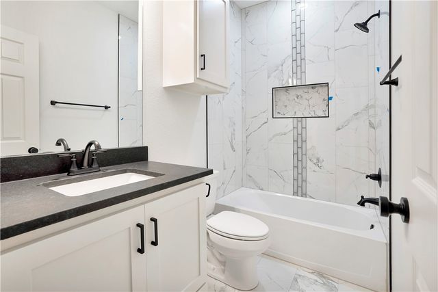402 South Brazos Avenue, Bryan, TX 77803