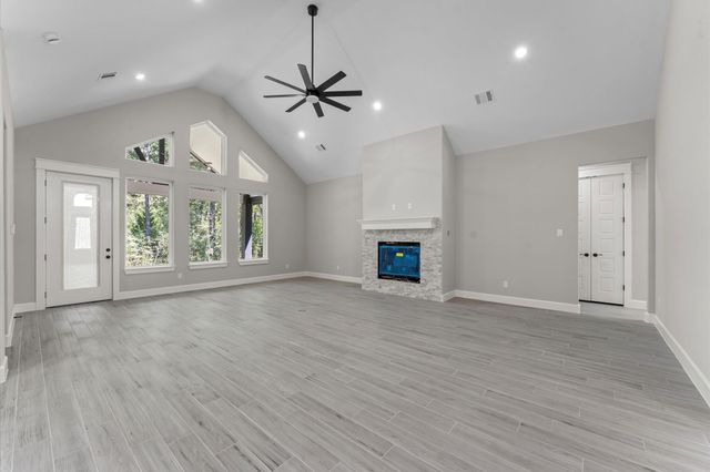 40 Stanford Court, Montgomery, TX 77356